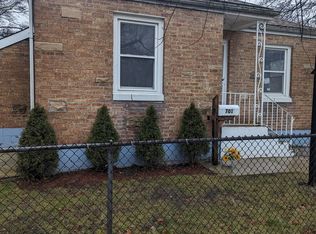 701 W Water St, Waukegan, IL