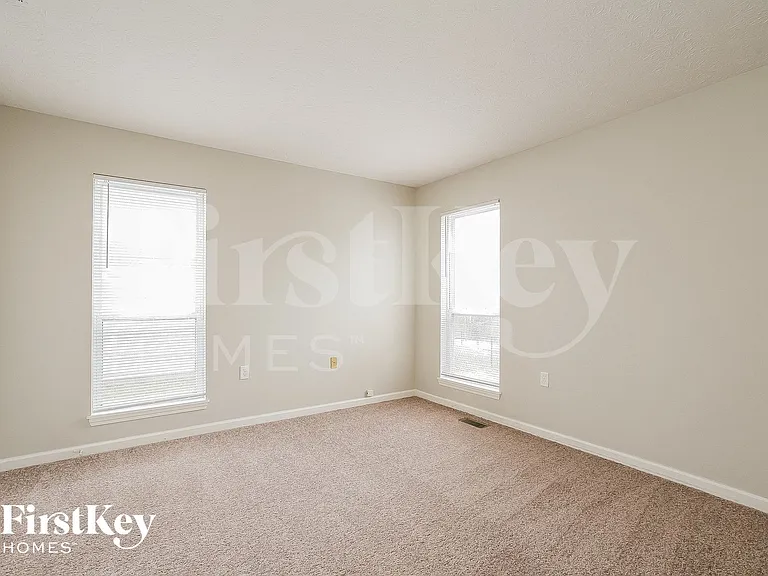 10225 Park Stream Dr — Photo 5