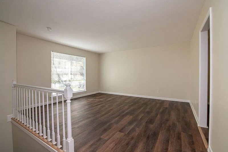 4 bed, 2.0 bath, 1456 sqft, $1,500 — Photo 3
