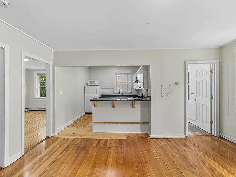 46 E Transit St #1R — Photo 25
