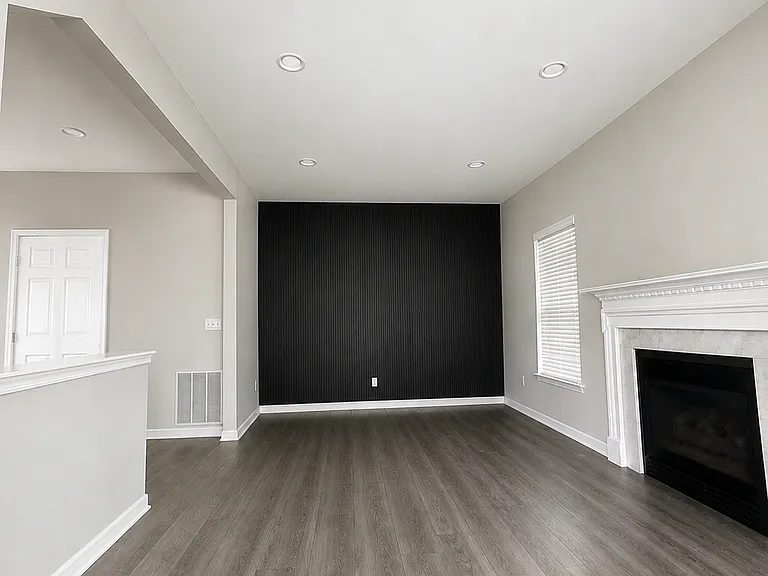 648 Huffine Manor Cir — Photo 2