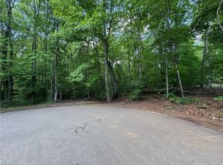 5504 Folkstone Rd, Pfafftown, NC 27040
