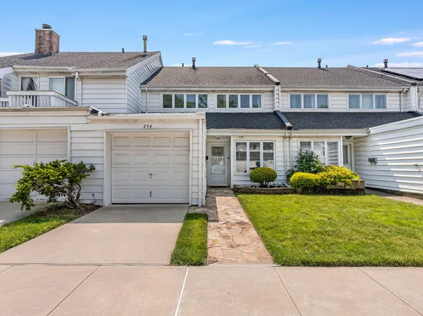 234 Dover Green image 1 of 26