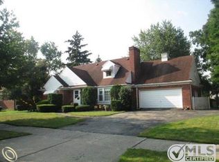 19350 Old Homestead Dr, Harper Woods, MI 48225