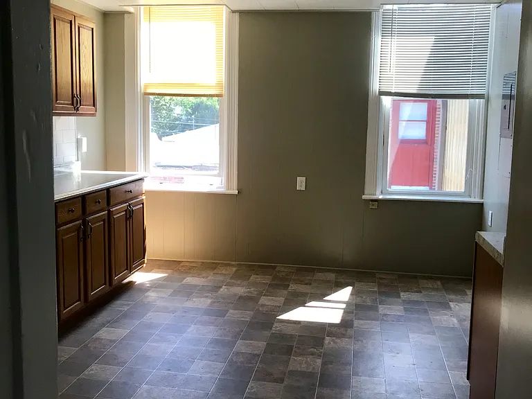 253 1/2 E 3rd St #6 — Photo 4