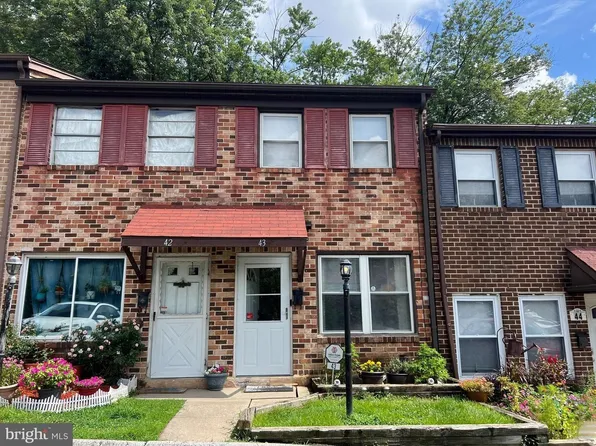 43 Park Vallei Ln, Brookhaven, PA 19015
