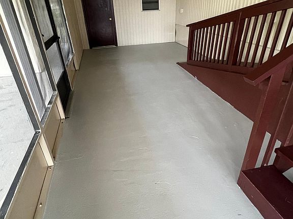 2nd image of 1157 Greenbriar Ave