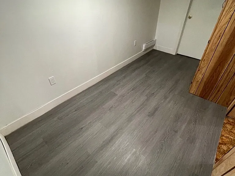 120 Phyllis Ave #BASEMENT — Photo 6