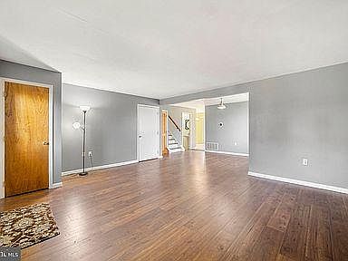 2nd image of 1 Essex Ln