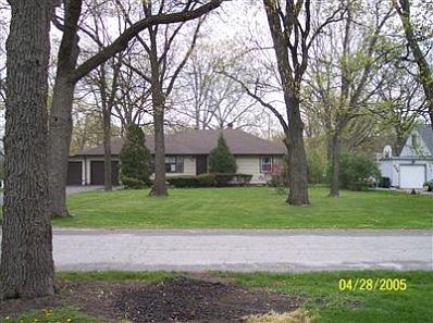 1st image of 900 S Hayes St