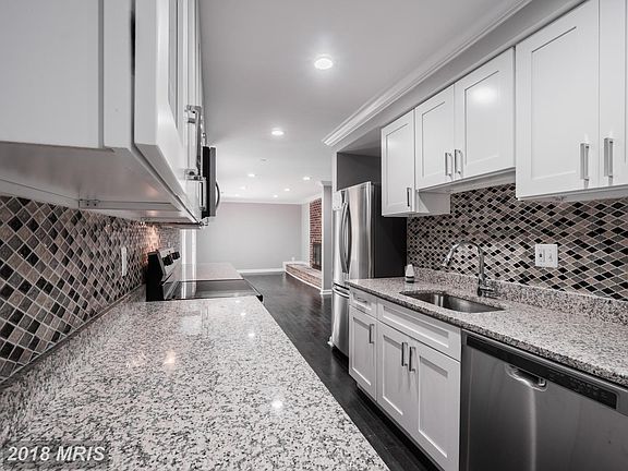4th image of 700 Narrowleaf Dr