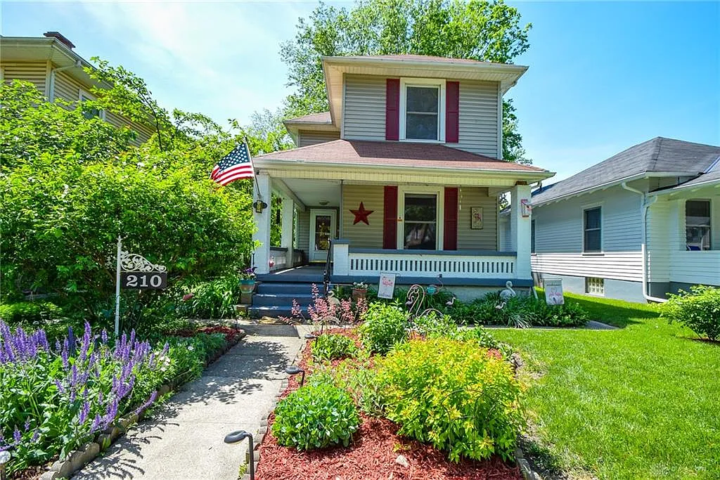 210 McKinley St photo 1