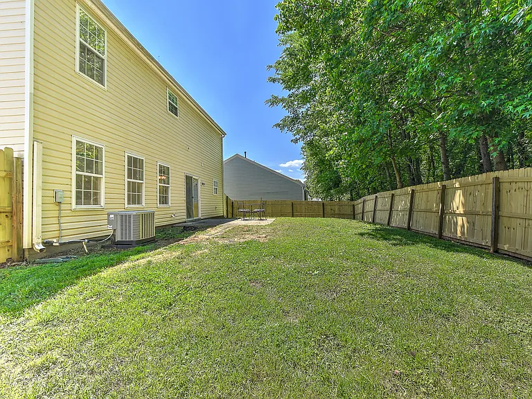 9819 Aventide Ln — Photo 43