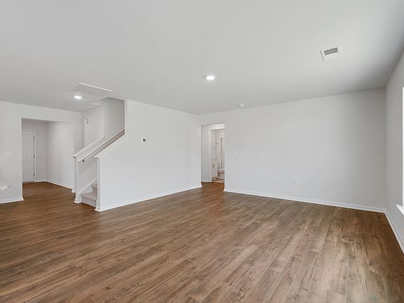 4th image of 908 Kerwood St