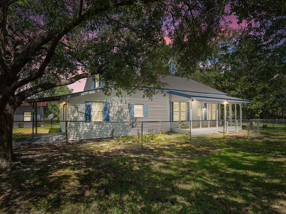8880 Highway 8, Leesville, LA 71446 | Zillow