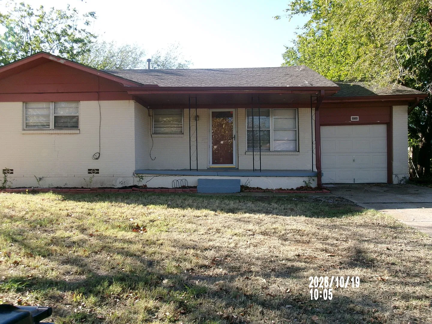 Charming 3-Bedroom Home in Western Hills! — Photo 1