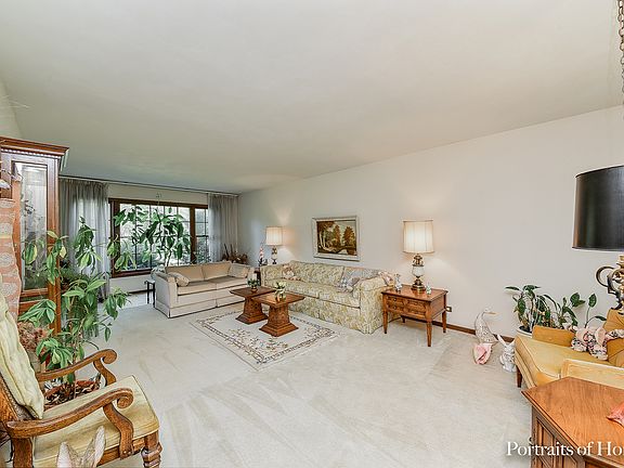 4th image of 26W374 Menomini Dr