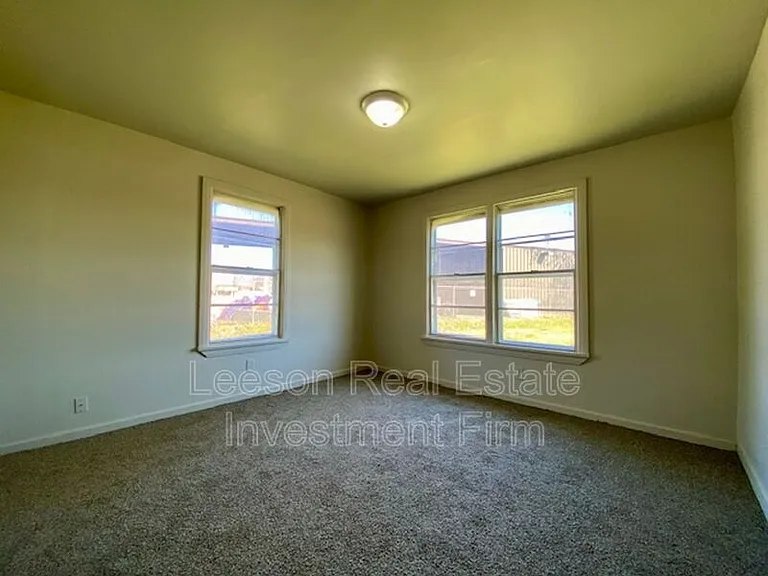 547 Wyche St — Photo 11