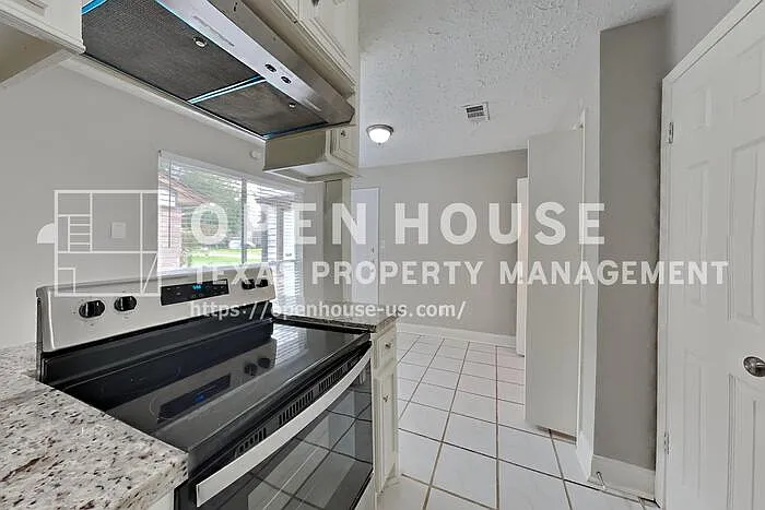 12706 Pantano Dr — Photo 29