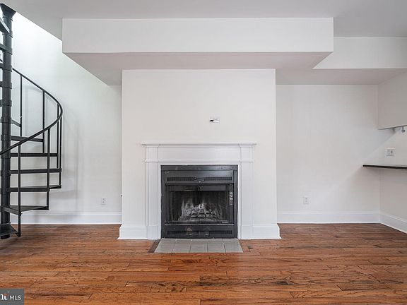 2nd image of 1709 Wallace St #5