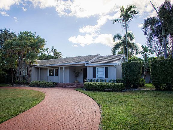 2nd image of 210 Miramar Way