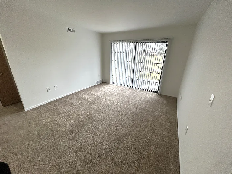 Thornridge Apartments — Photo 37