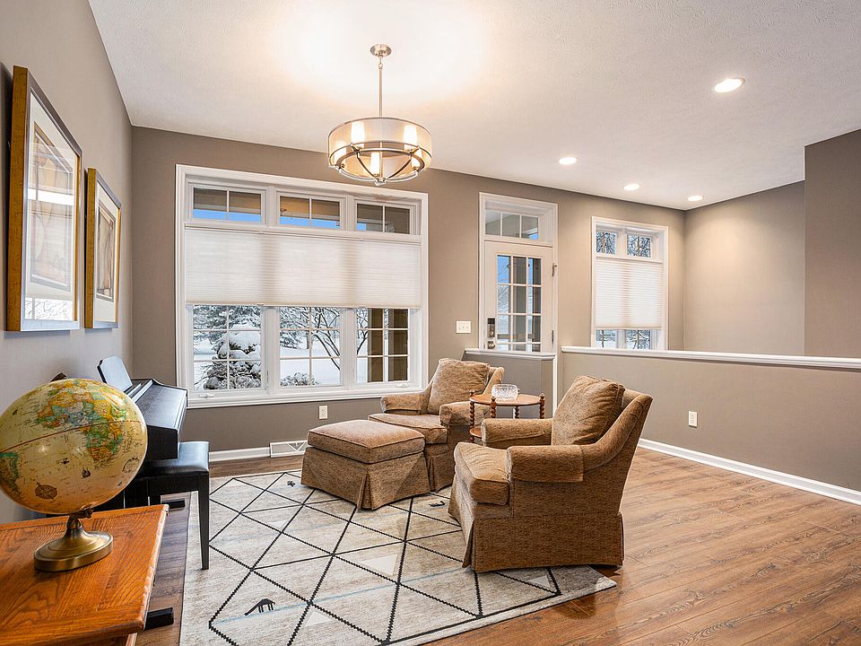 1685 Oakleigh Woods Dr NW, Grand Rapids, MI 49504 Zillow
