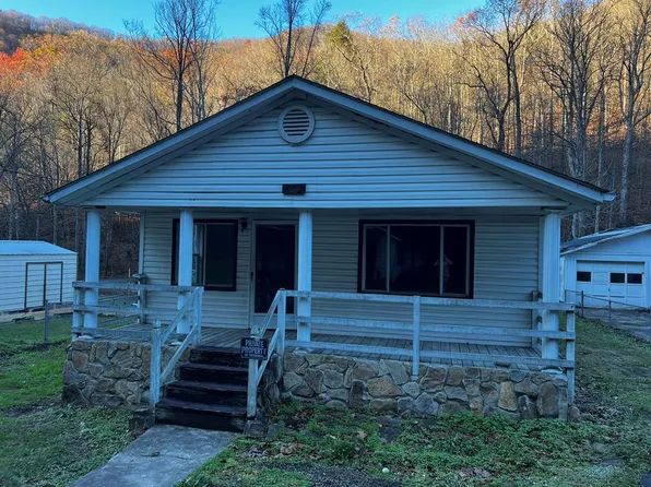 1025 Seng Creek Rd, Whitesville, WV 25209
