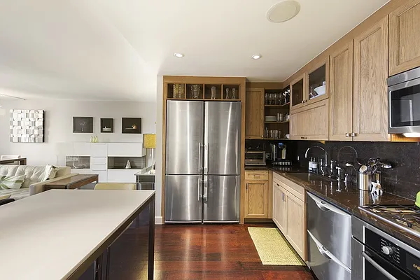 Sold by Nest Seekers International | media 5