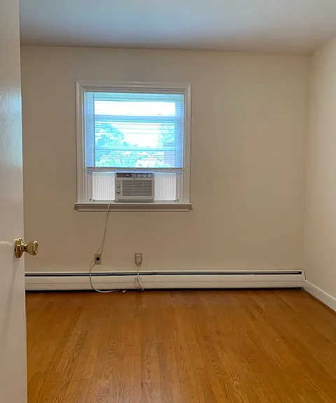 300 Claiborne Ave #4 — Photo 11