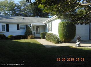 21 Bedivere Ct, Toms River, NJ 08757