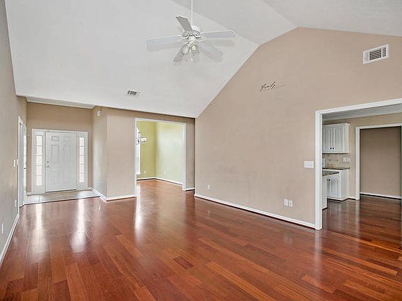 5th image of 1233 Creek Bend Dr
