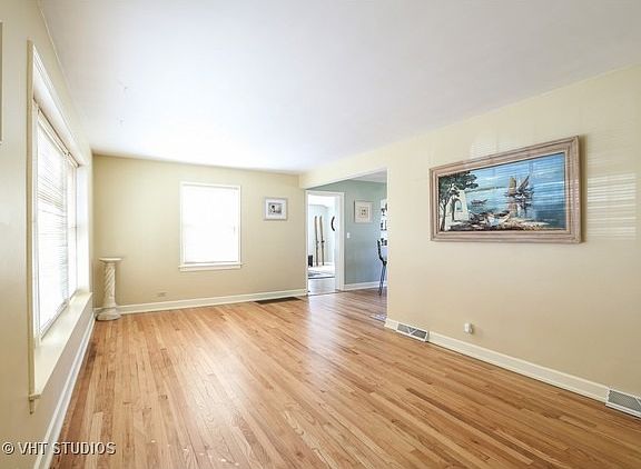 2nd image of 144 N Elmwood Ave