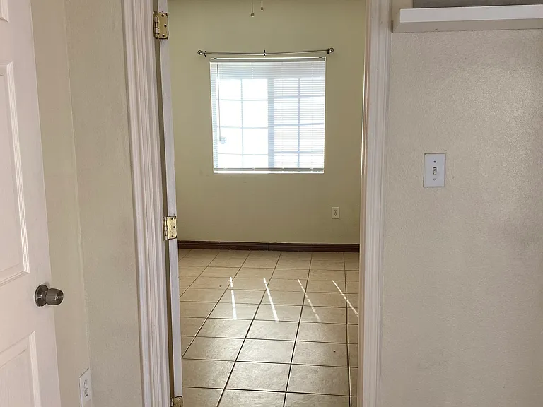 unfurnished bedroom