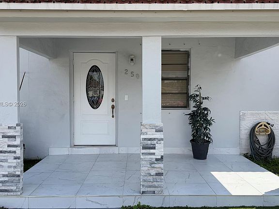 4th image of 250 E 60th St