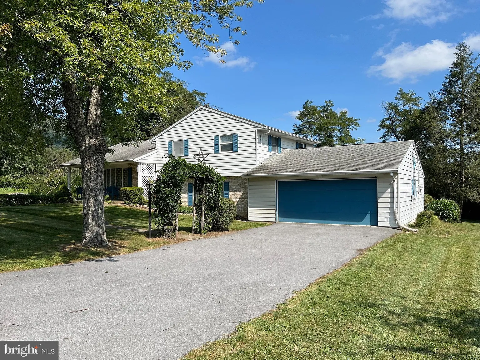 9507 Circle Dr photo 1