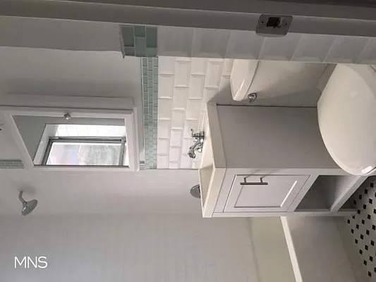 Rented by MNS | media 8