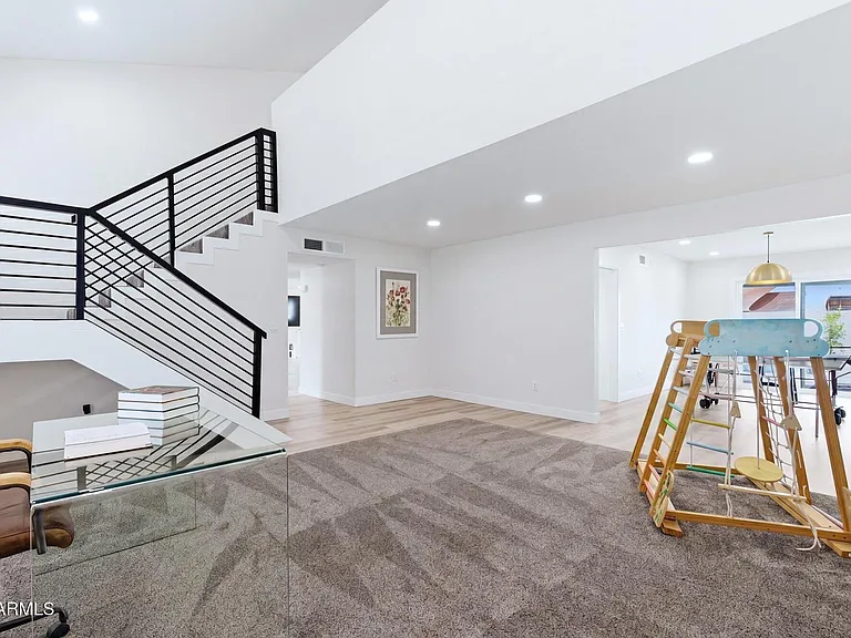 1506 E Edgewater Dr — Photo 12