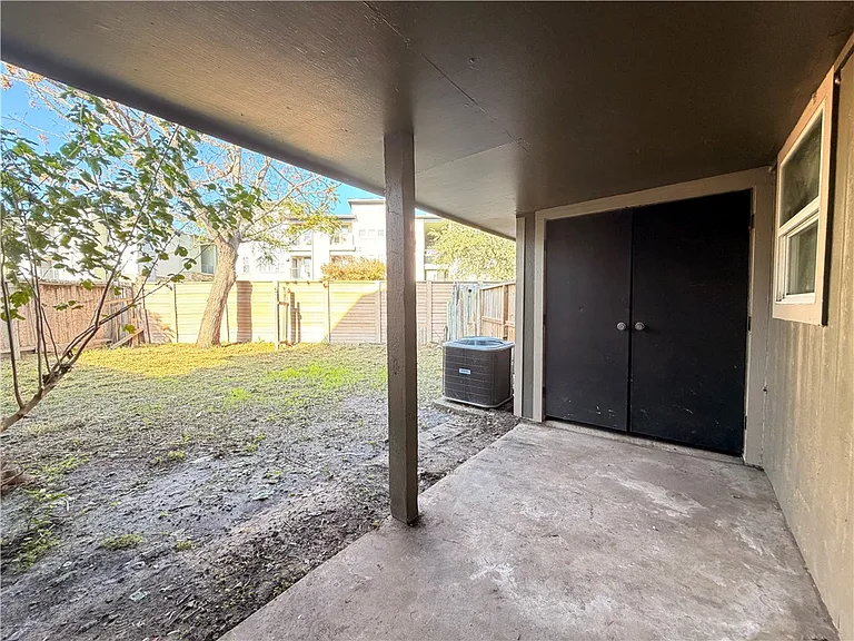 11618 Agua Dulce Creek Dr #B — Photo 13
