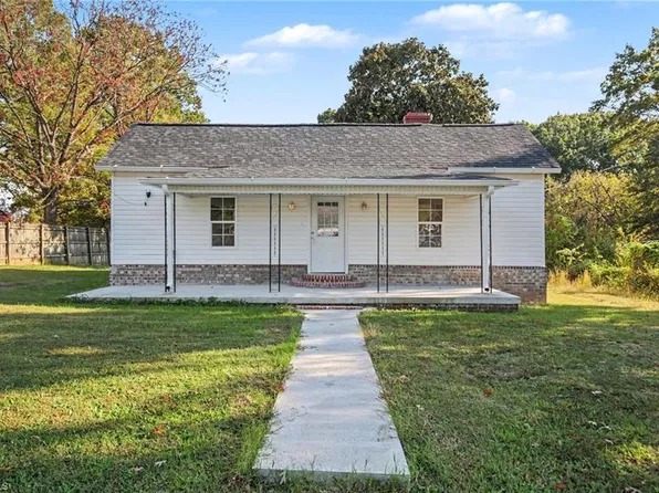 1440 South Ave, Eden, NC 27288