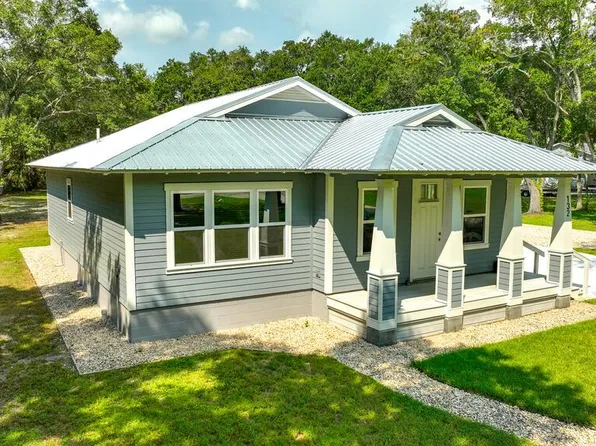 132 Putnal St, Lanark Village, FL 32322