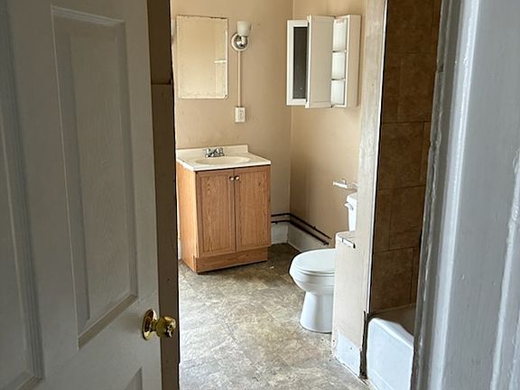 5th image of 231 S Shaffer St