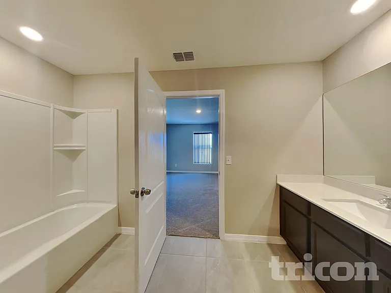 2163 Mandarin Loop — Photo 11