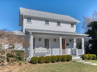 119 Burnett St, Southampton, NY 11968