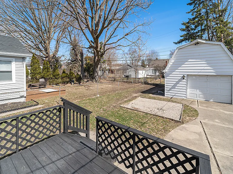 3335 Williams St — Photo 23