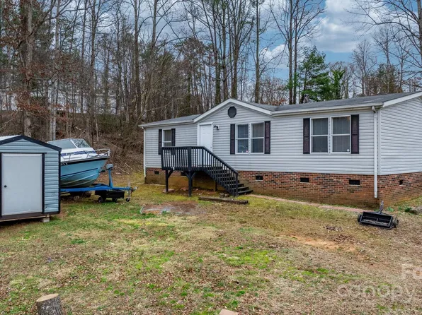 109 Dogwood Dr, Hickory, NC 28601