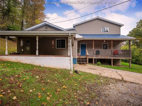 18 Skyrock Ln, Hurricane, WV 25526
