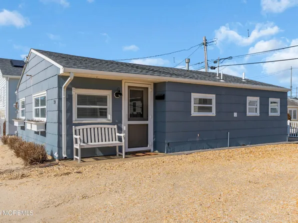 24 E Pelican Way, Lavallette, NJ 08735