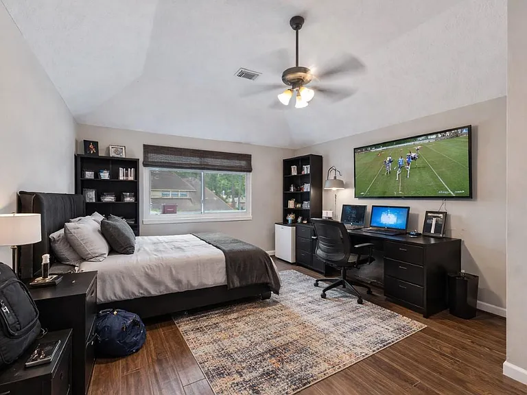 12907 Lake Mist Dr — Photo 16