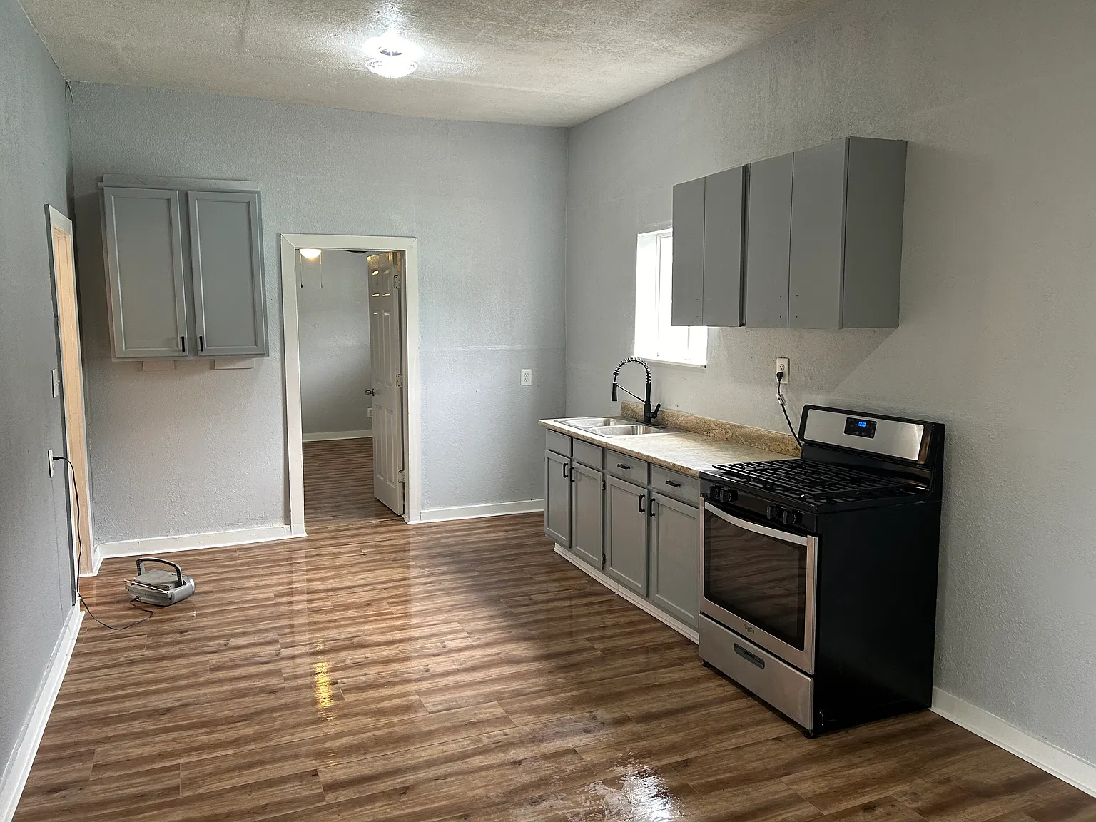 2 bed, 960 sqft, $1,100 — Photo 4